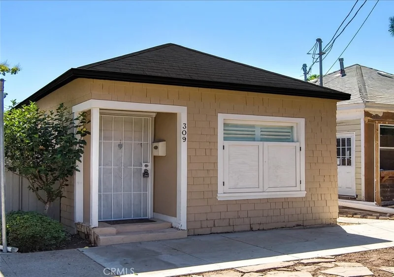 309 W Victoria Street, Santa Barbara, CA 93101