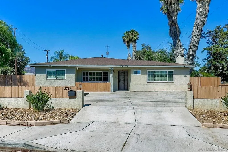 8734 Atlas View Dr, Santee, CA 92071