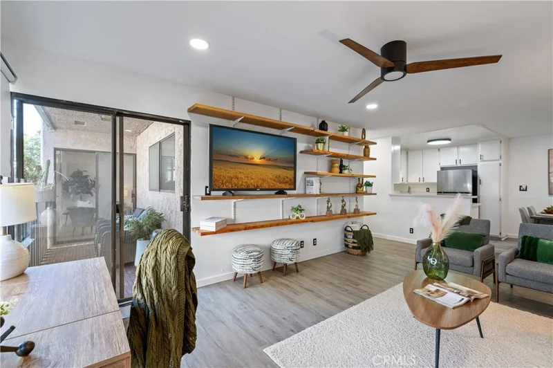 4110 Elm Avenue 205, Long Beach, CA 90807