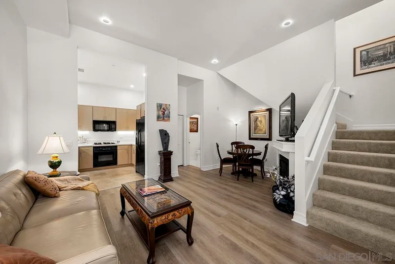 525 11th Avenue 1116, San Diego, CA 92101