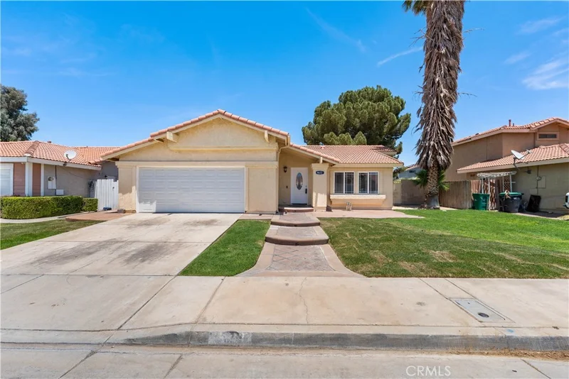 4633 Dowel Avenue, Palmdale, CA 93552