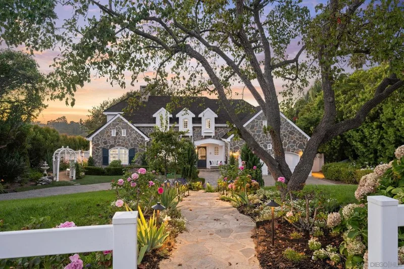 5618 Loma Verde Dr, Rancho Santa Fe, CA 92067