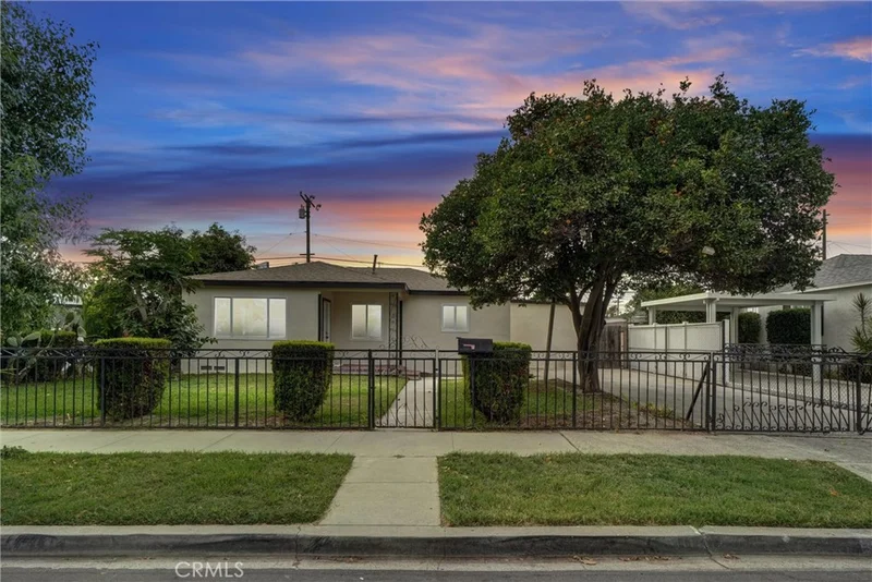 2941 Adriatic Avenue, Long Beach, CA 90810