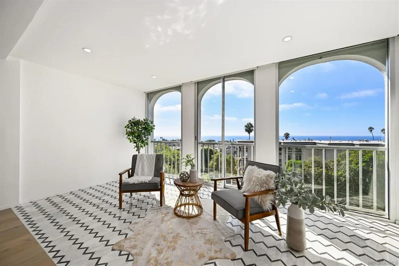 1001 Genter St 2H, La Jolla, CA 92037