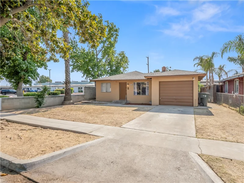 2554 S Poppy Avenue, Fresno, CA 93706