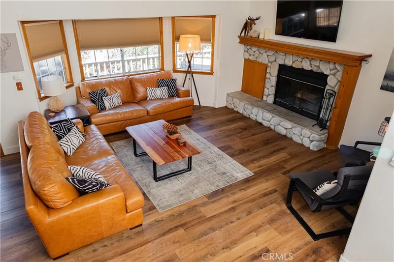 884 Grass Valley Road, Lake Arrowhead, CA 92352