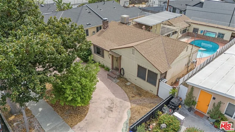 115 N Whitnall Highway, Burbank, CA 91505