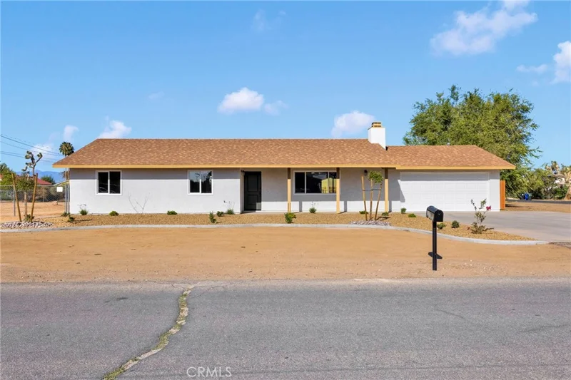 12520 Tamiani Road, Apple Valley, CA 92308
