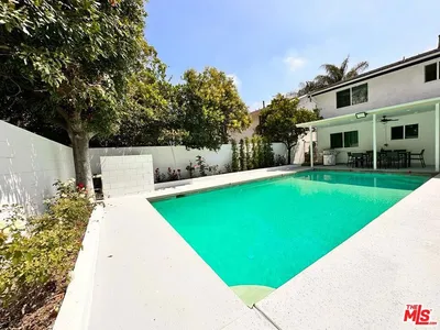 5757 Agnes Avenue photo 2