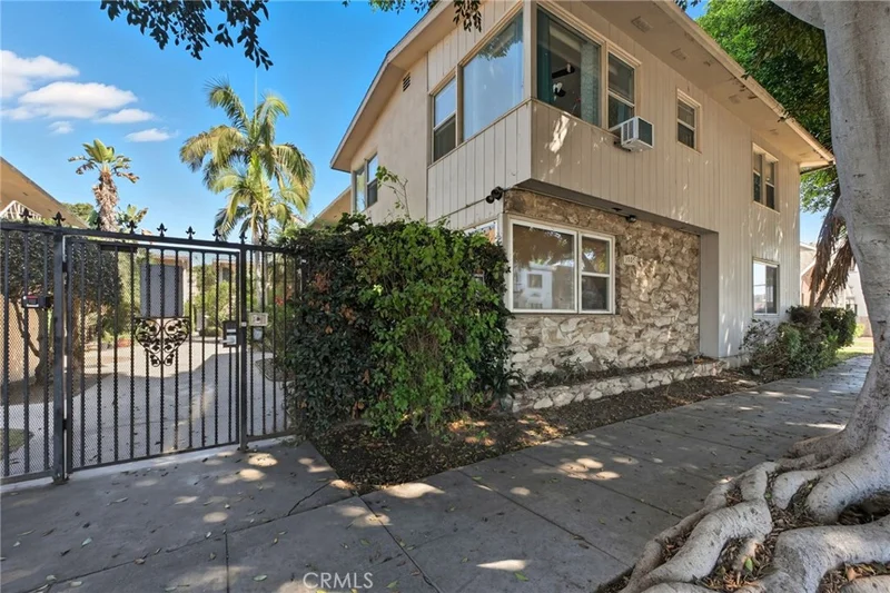1035 Appleton Street, Long Beach, CA 90802