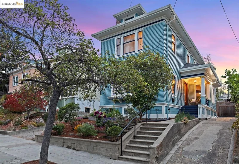 46 Montell St, Oakland, CA 94611