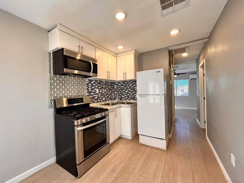 209 E Orange Ave, El Centro, CA 92243