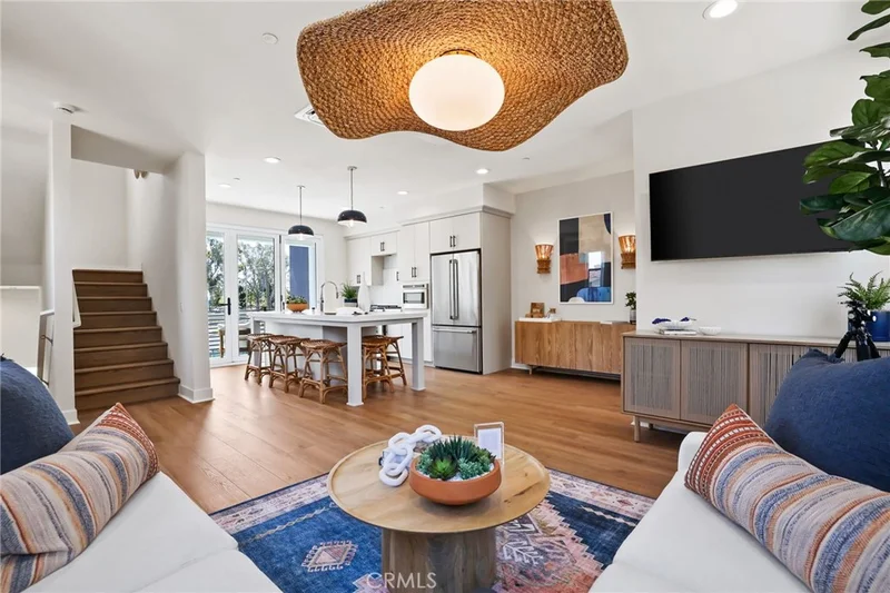 19051 Main Street 113, Huntington Beach, CA 92648