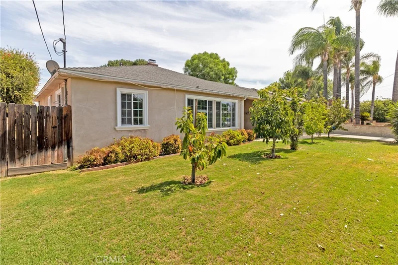 8546 Woodley Ave, North Hills, CA 91343