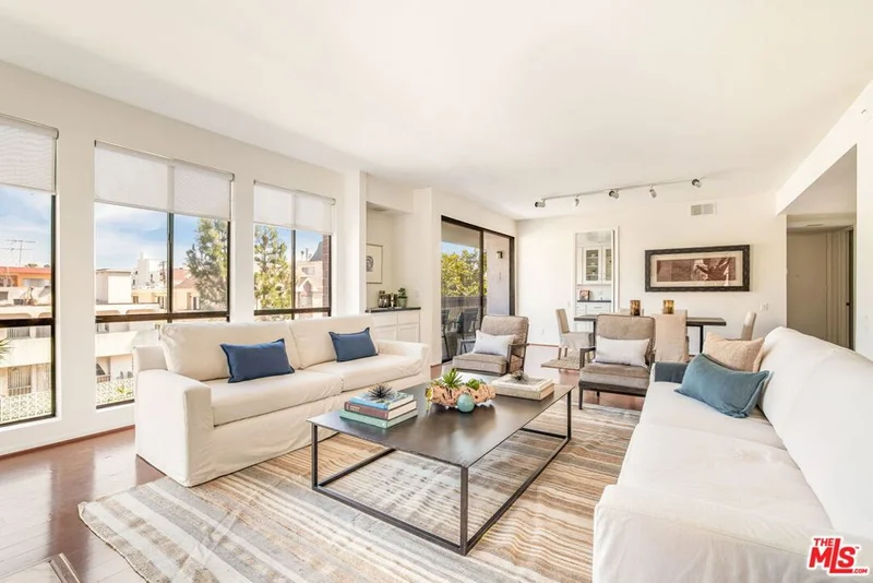 11805 Mayfield Avenue 202, Los Angeles, CA 90049