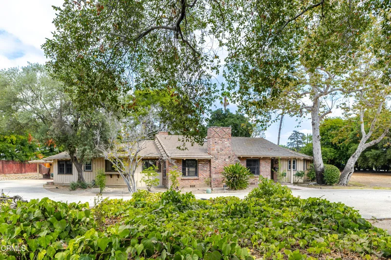 887 Vallombrosa Drive, Pasadena, CA 91107