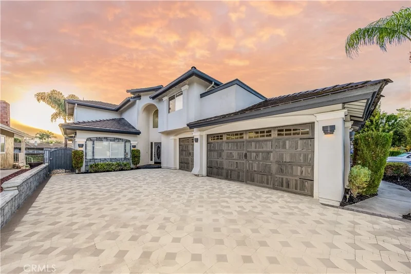 30208 White Wake, Canyon Lake, CA 92587