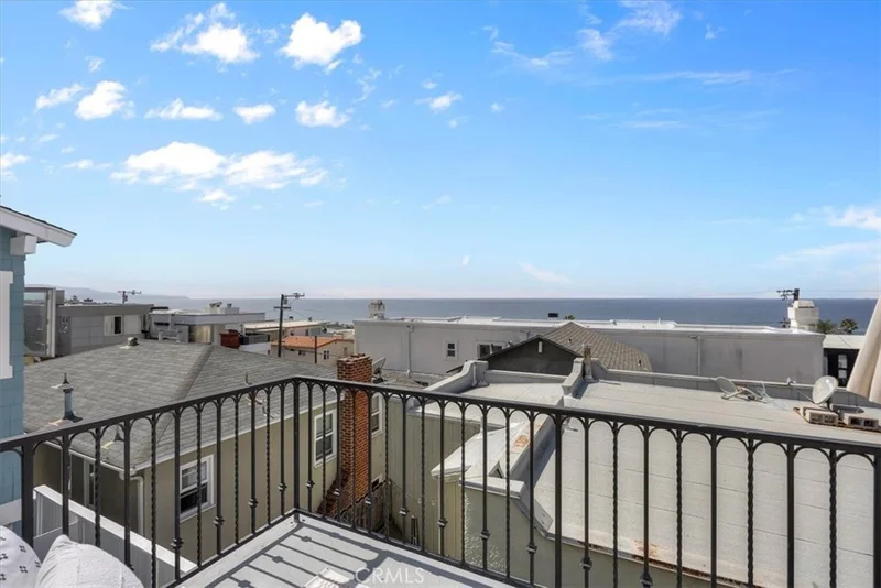 228 5th Place, Manhattan Beach, CA 90266