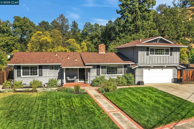 240 CASTLE GLEN ROAD