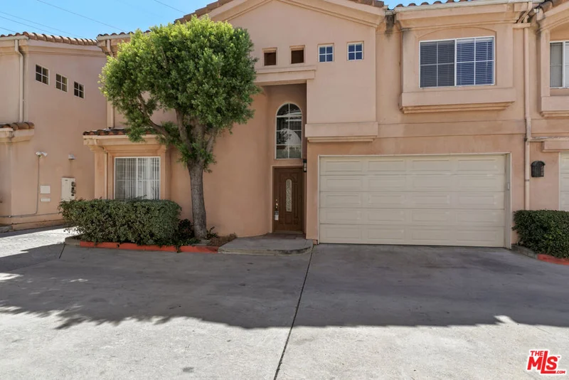 10004 Reseda Boulevard D, Northridge, CA 91324