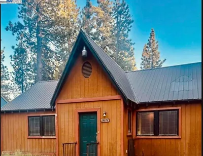 13273 Sierra Dr