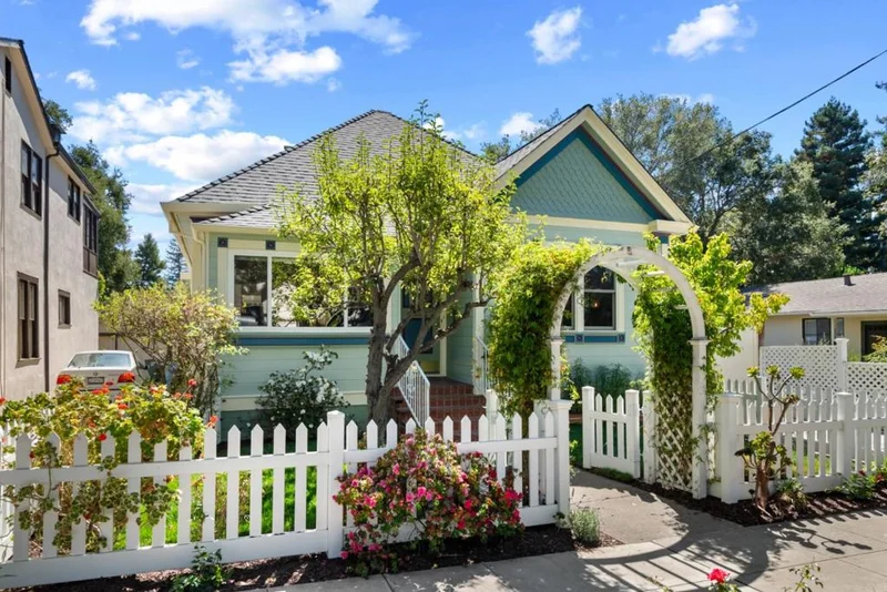 560 Addison Avenue, Palo Alto, CA 94301