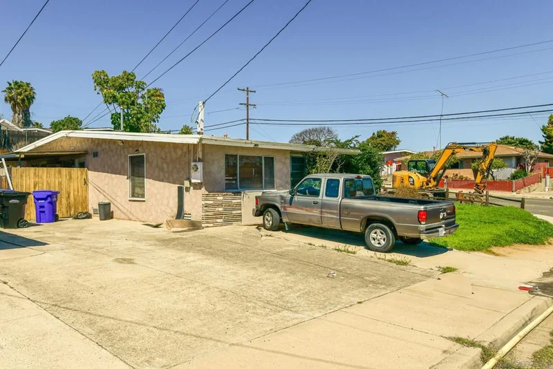 6180 Kerch St, San Diego, CA 92115