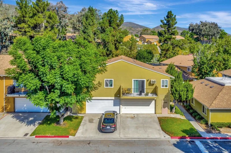 10462 Caminito Sulmona, San Diego, CA 92129