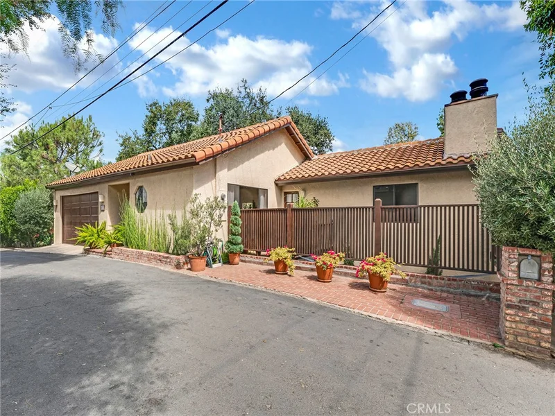 4322 Rosario Road, Woodland Hills, CA 91364