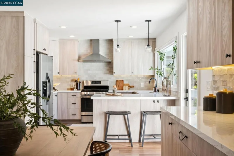 889 Madigan Ave, Concord, CA 94518