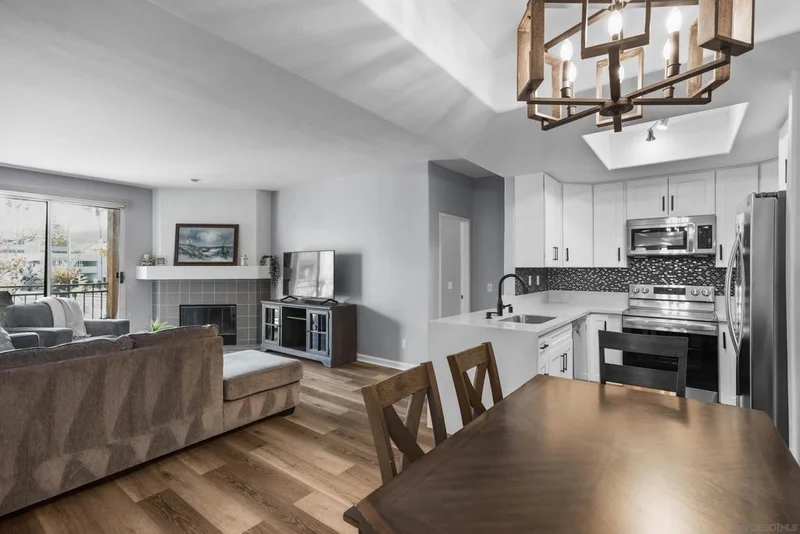 510 Camino De La Reina 102, San Diego, CA 92108