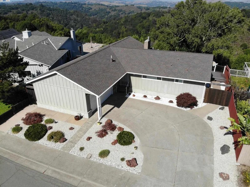 5161 Saddle Brook Dr, Oakland, CA 94619