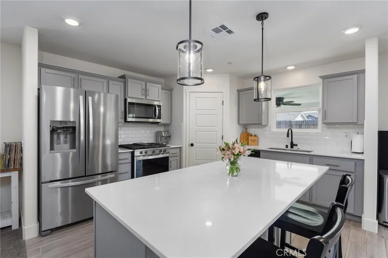 10107 Estacada Avenue, Bakersfield, CA 93311