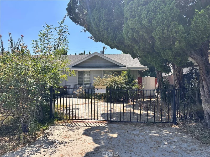18708 Schoenborn, Northridge, CA 91324