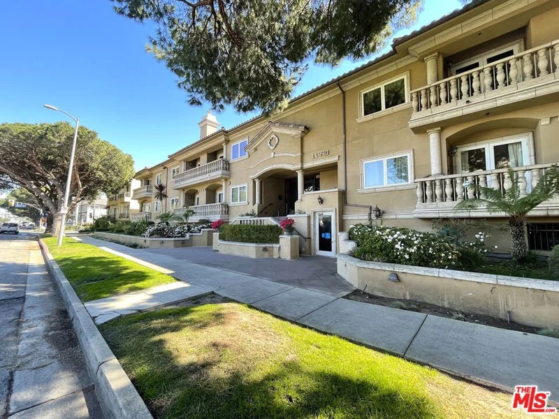 11440 National Boulevard 8, Los Angeles, CA 90064
