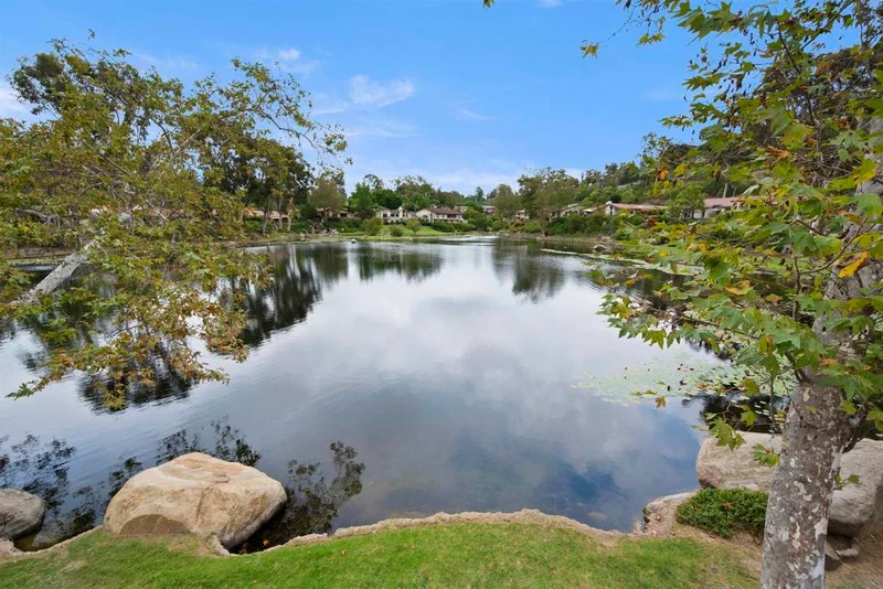 1 Lake Helix Dr, La Mesa, CA 91941