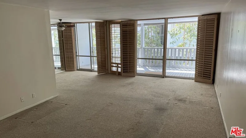 848 N Kings Road 208, West Hollywood, CA 90069