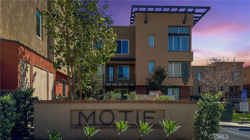 422 W Route 66 100, Glendora, CA 91740