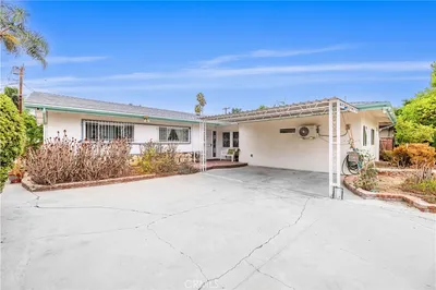 9224 9226 N Gothic Avenue photo 2