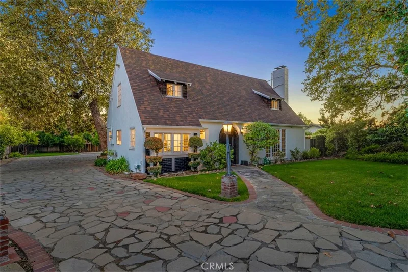 300 E Baseline Road, Claremont, CA 91711