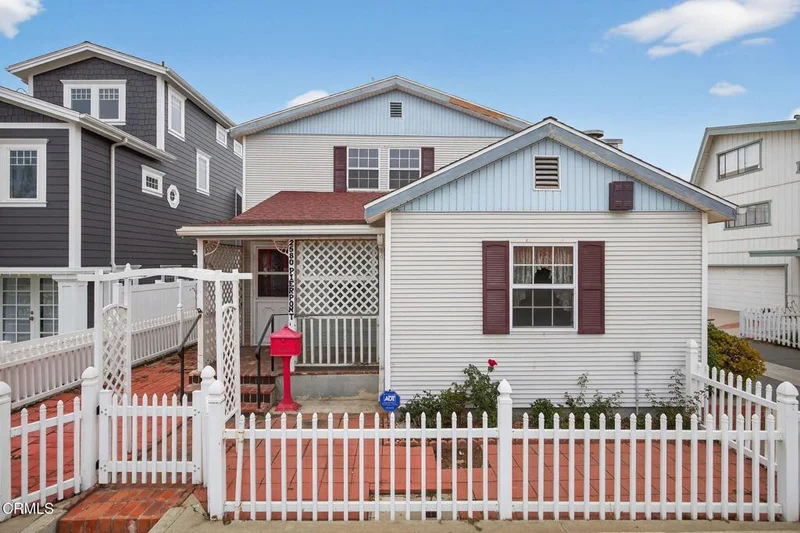 2580 Pierpont Boulevard, Ventura, CA 93001
