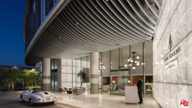 9000 W 3rd Street 103, Los Angeles, CA 90048