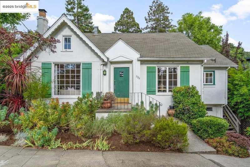 1125 High Court, Berkeley, CA 94708
