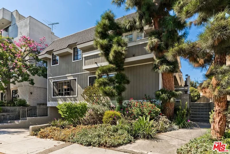 11823 Mayfield Avenue 6, Los Angeles, CA 90049