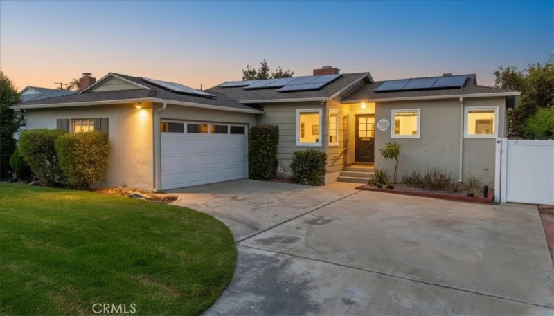 1033 E Francis St, Corona, CA 92879