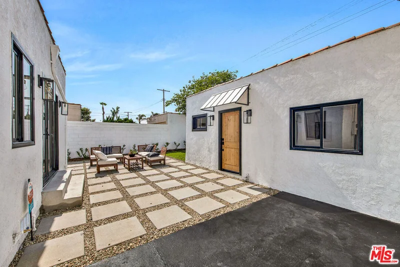 4313 1/2 W 59th Street photo 2