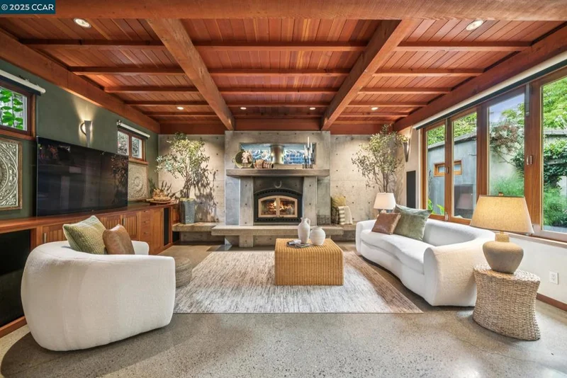 1237 Curtis St., Berkeley, CA 94706