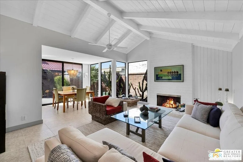 2550 Miramonte Circle B, Palm Springs, CA 92264
