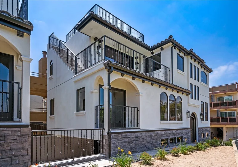 856 Cypress Avenue, Hermosa Beach, CA 90254