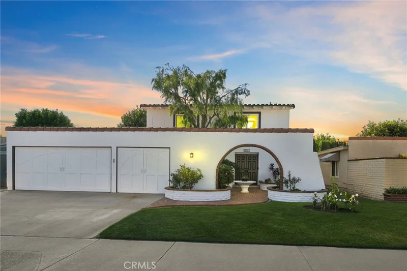 19051 Randi Lane, Huntington Beach, CA 92646